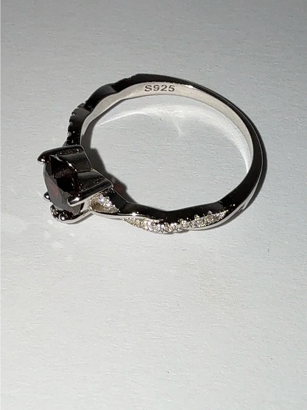 S925 Sterling Silver Red Heart CZ Twisted Band Ring Size 6